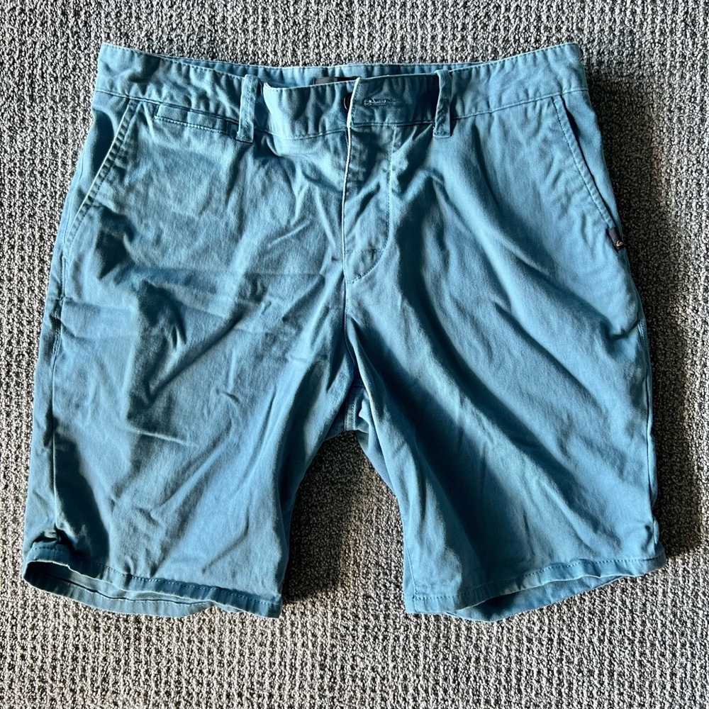 Quicksilver shorts 34